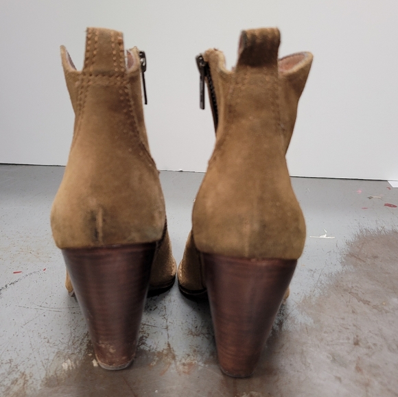 Frye Madeline Short Bootie Heels Cashew in color Suede Leather 7 M - Picture 4 of 9